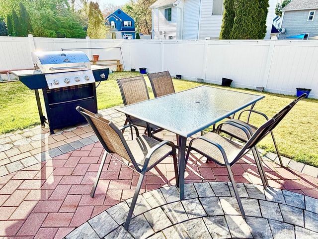 6 Amara Court, Old Bridge, NJ 08857