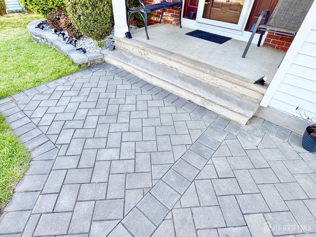 6 Amara Court, Old Bridge, NJ 08857