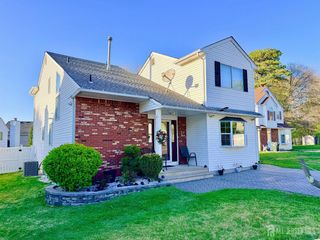 6 Amara Court, Old Bridge, NJ 08857