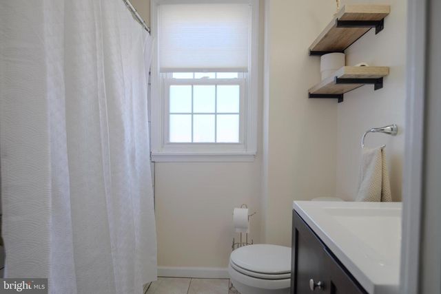 224 WAVERLY RD, Talleyville, DE 19803