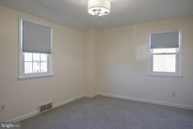 224 WAVERLY RD, Talleyville, DE 19803