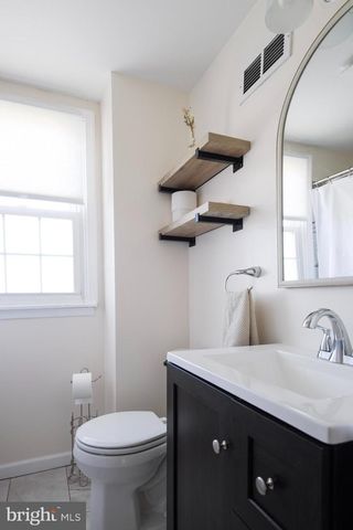 224 WAVERLY RD, Talleyville, DE 19803