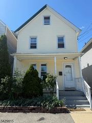 137 Central Ave, Hackensack City, NJ 07601