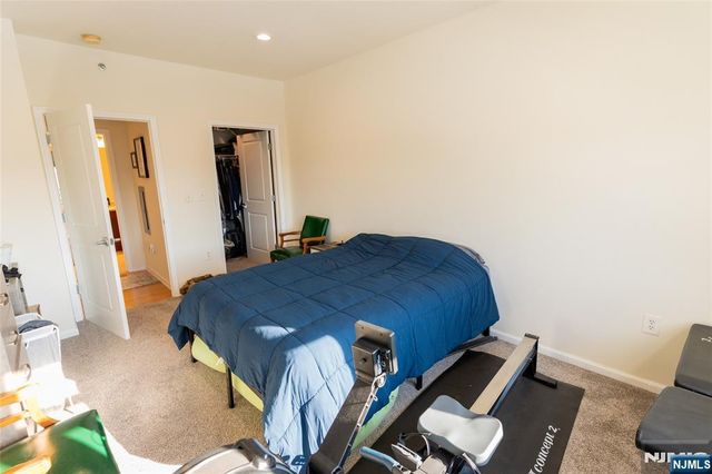 30 Freedomway 406, Jersey City, NJ 07305