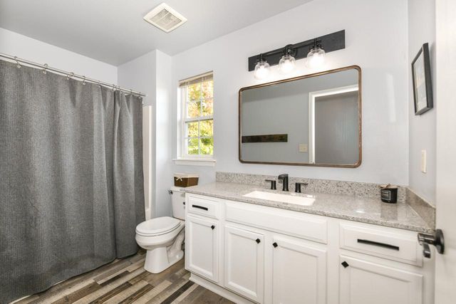 1140 W Court STREET, Elkhorn, WI 53121