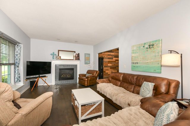 1140 W Court STREET, Elkhorn, WI 53121