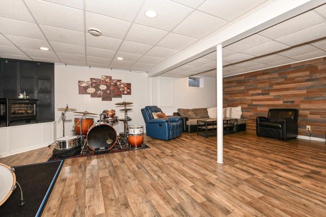 1140 W Court STREET, Elkhorn, WI 53121