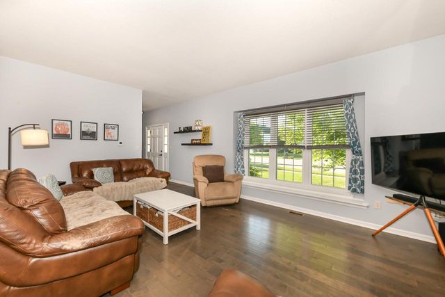 1140 W Court STREET, Elkhorn, WI 53121