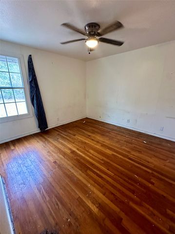 308 N Dallas Street, Groesbeck, TX 76642