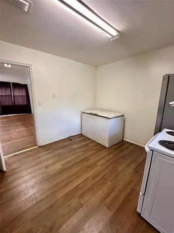 308 N Dallas Street, Groesbeck, TX 76642