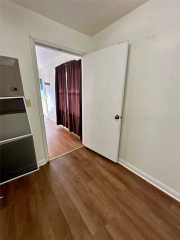 308 N Dallas Street, Groesbeck, TX 76642