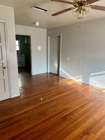 308 N Dallas Street, Groesbeck, TX 76642