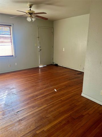 308 N Dallas Street, Groesbeck, TX 76642