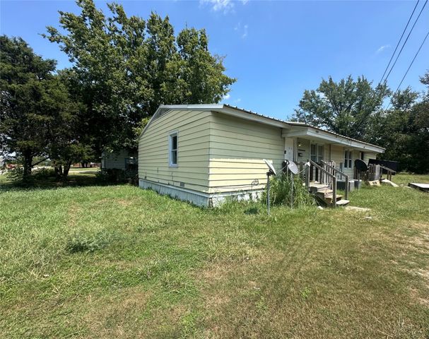 308 N Dallas Street, Groesbeck, TX 76642