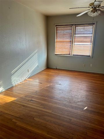 308 N Dallas Street, Groesbeck, TX 76642