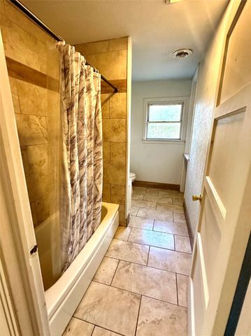 308 N Dallas Street, Groesbeck, TX 76642