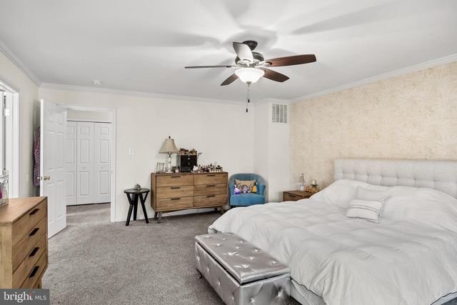 302 KINGS CROFT, Cherry Hill, NJ 08034