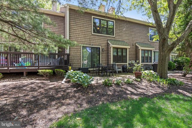 302 KINGS CROFT, Cherry Hill, NJ 08034