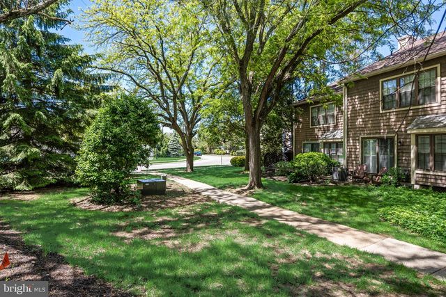 302 KINGS CROFT, Cherry Hill, NJ 08034