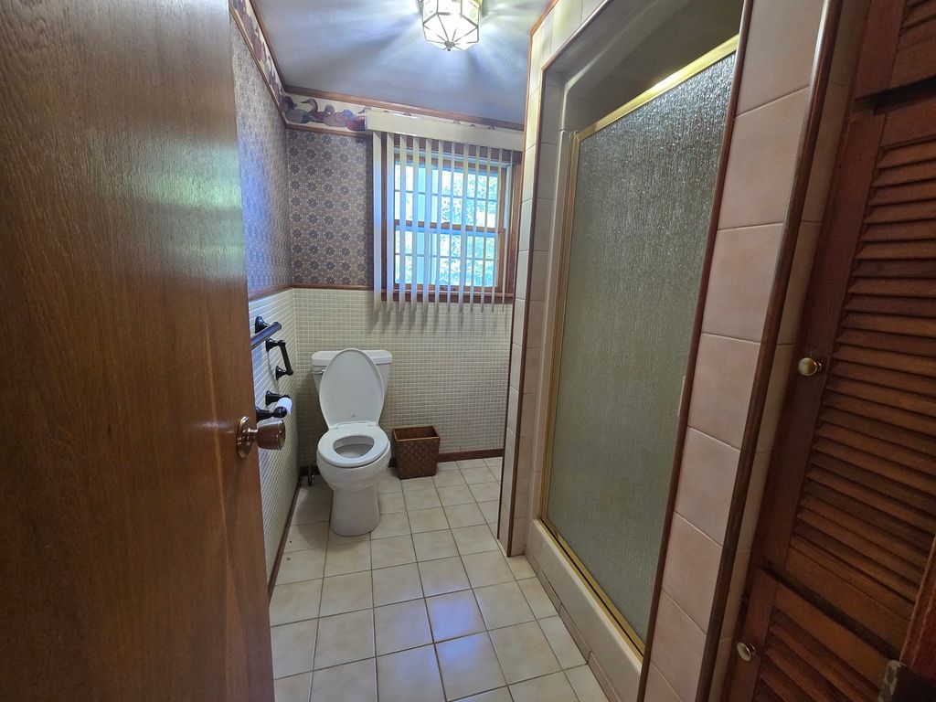 Image 29 of property listing at 11957 E Harrison Road, Mt Vernon, IL 62864