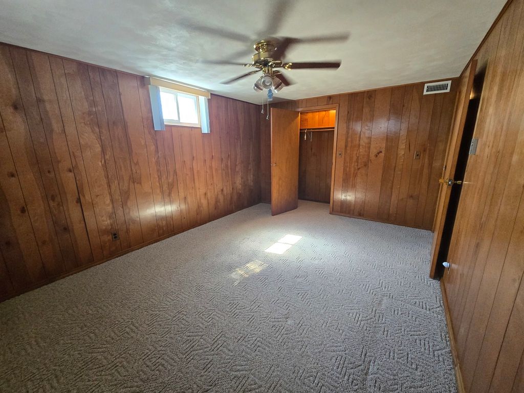 Image 32 of property listing at 11957 E Harrison Road, Mt Vernon, IL 62864