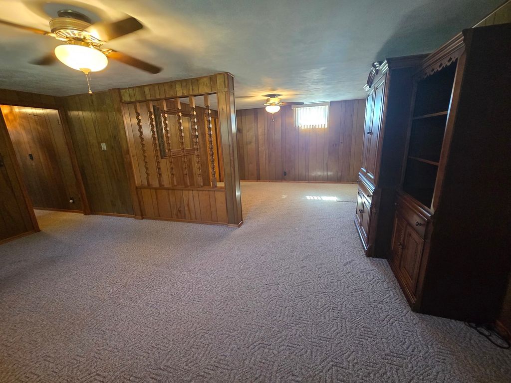 Image 37 of property listing at 11957 E Harrison Road, Mt Vernon, IL 62864