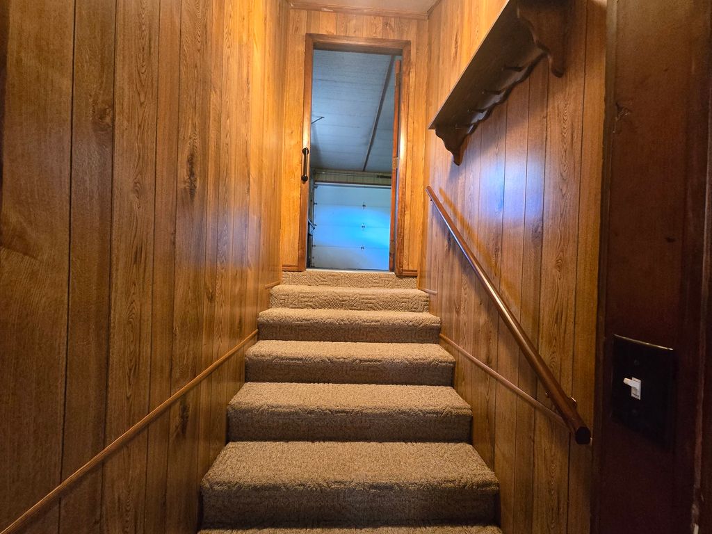 Image 43 of property listing at 11957 E Harrison Road, Mt Vernon, IL 62864