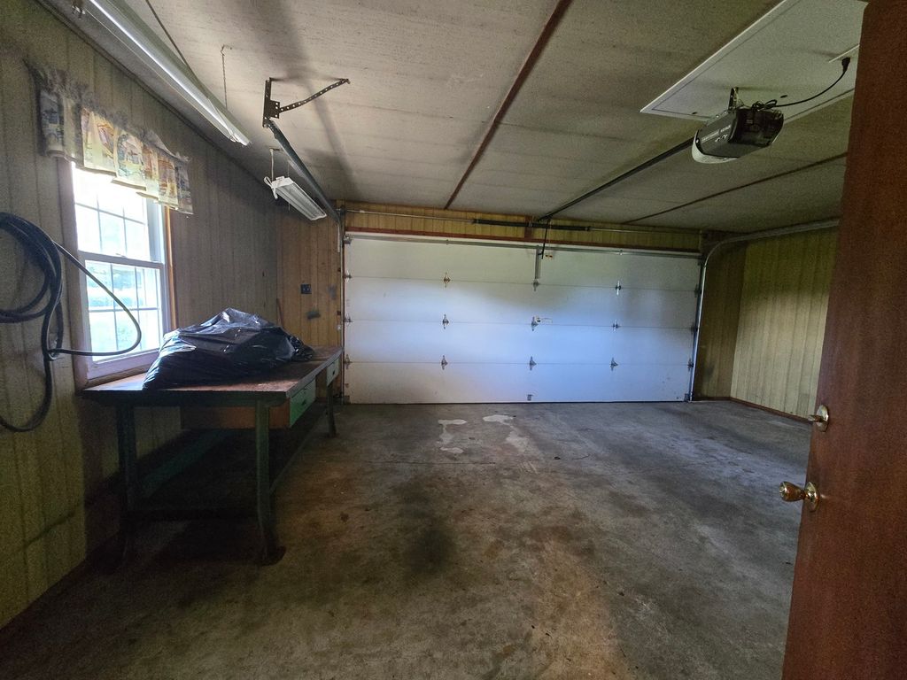 Image 44 of property listing at 11957 E Harrison Road, Mt Vernon, IL 62864