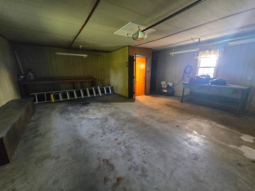 Image 45 of property listing at 11957 E Harrison Road, Mt Vernon, IL 62864