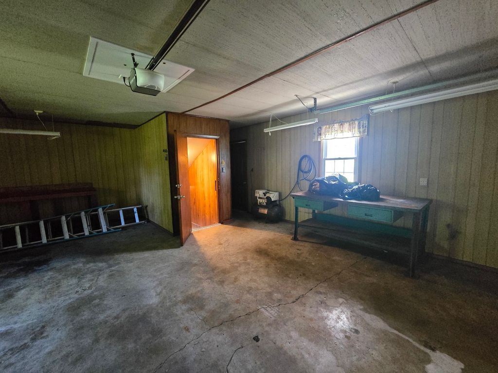 Image 46 of property listing at 11957 E Harrison Road, Mt Vernon, IL 62864