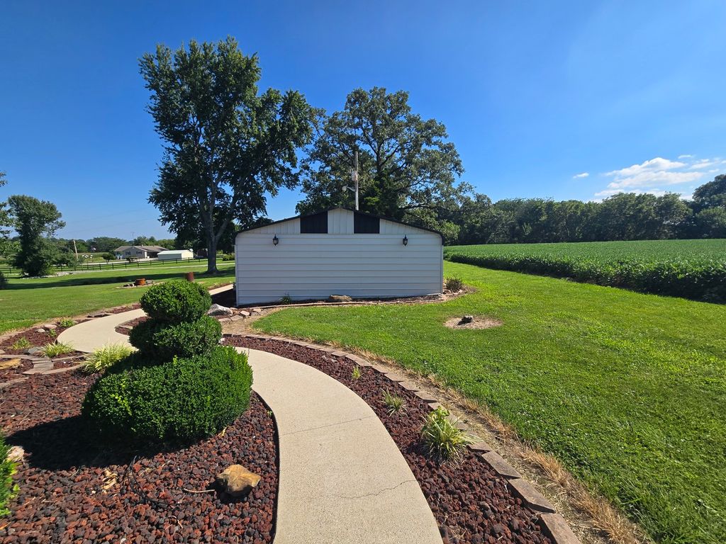 Image 51 of property listing at 11957 E Harrison Road, Mt Vernon, IL 62864