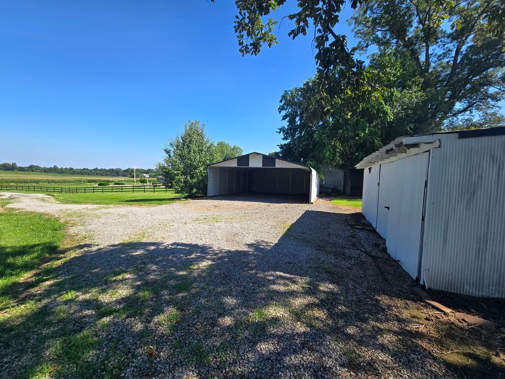 Image 59 of property listing at 11957 E Harrison Road, Mt Vernon, IL 62864