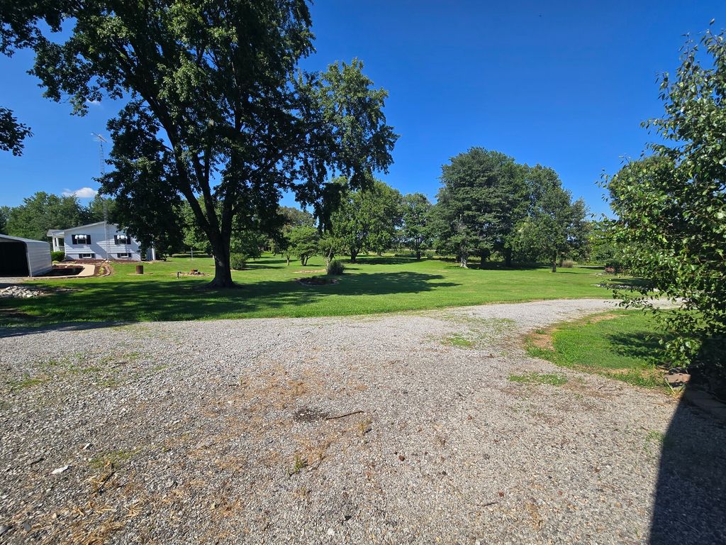Image 63 of property listing at 11957 E Harrison Road, Mt Vernon, IL 62864