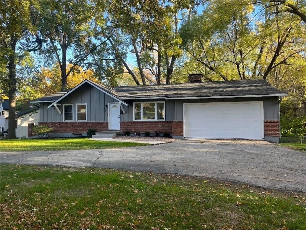 10235 W 70th Street, Merriam, KS 66203