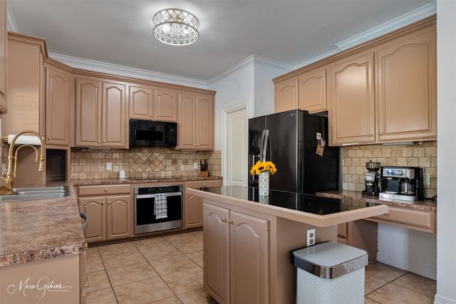 1229 Whitehall, Bossier City, LA 71112