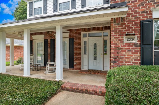 1229 Whitehall, Bossier City, LA 71112