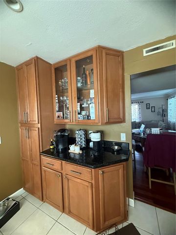 6319 NEWTOWN CIRCLE 19B6, Tampa, FL 33615