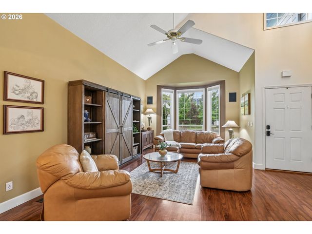 23889 Sw RED FERN Dr, Sherwood, OR 97140