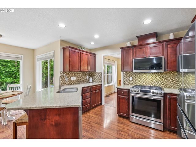23889 Sw RED FERN Dr, Sherwood, OR 97140