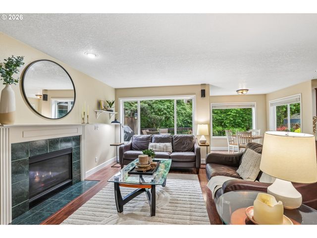 23889 Sw RED FERN Dr, Sherwood, OR 97140
