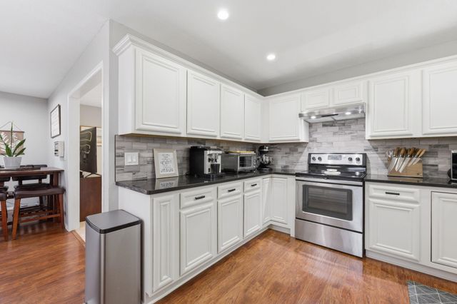 6614 E 14th St N, Wichita, KS 67206