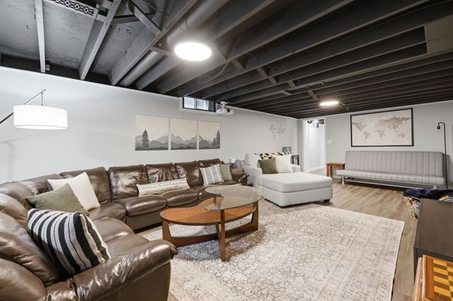 6614 E 14th St N, Wichita, KS 67206