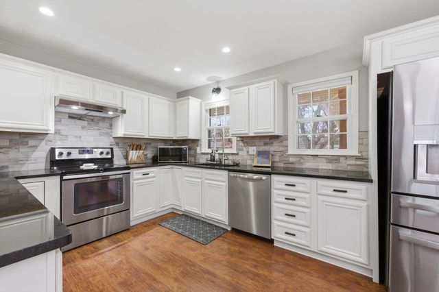 6614 E 14th St N, Wichita, KS 67206