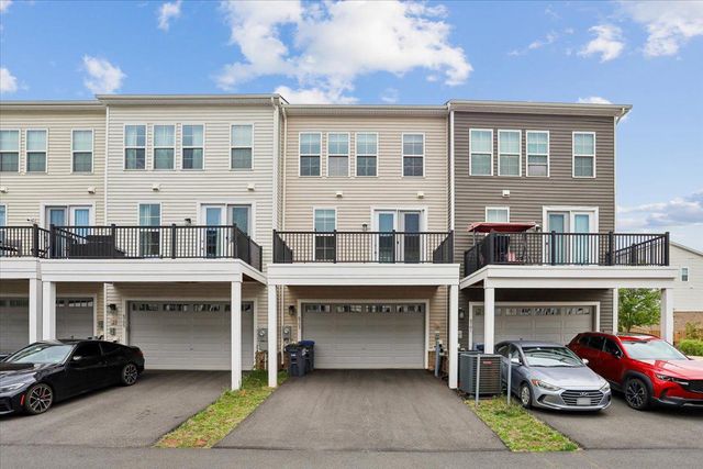 6703 UPLAND MANOR DR, Gainesville, VA 20155