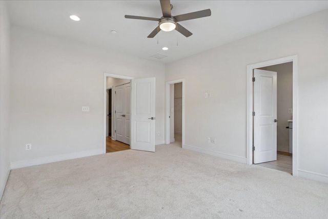 6703 UPLAND MANOR DR, Gainesville, VA 20155