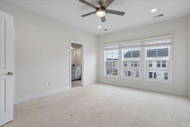 6703 UPLAND MANOR DR, Gainesville, VA 20155