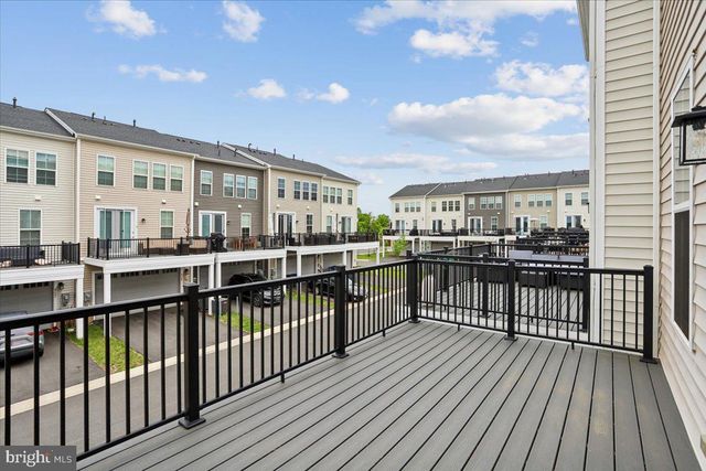 6703 UPLAND MANOR DR, Gainesville, VA 20155