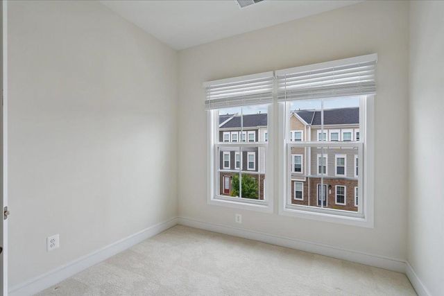 6703 UPLAND MANOR DR, Gainesville, VA 20155