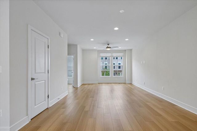 6703 UPLAND MANOR DR, Gainesville, VA 20155