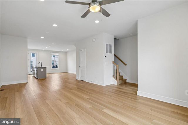 6703 UPLAND MANOR DR, Gainesville, VA 20155